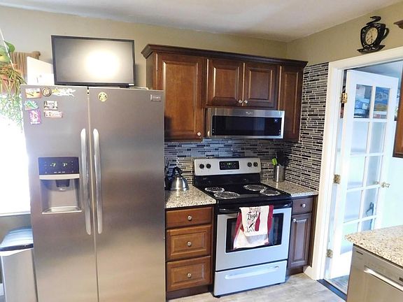 4th image of 1801 S Knox Ct