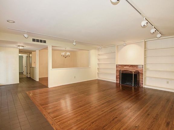 3rd image of 3413 Sierra Oaks Dr