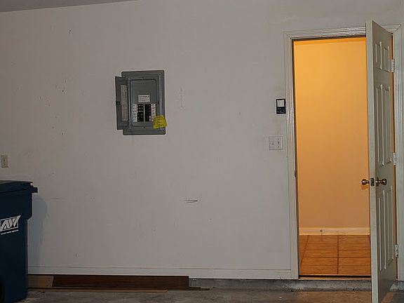 3rd image of 1518 Windy Oaks Dr