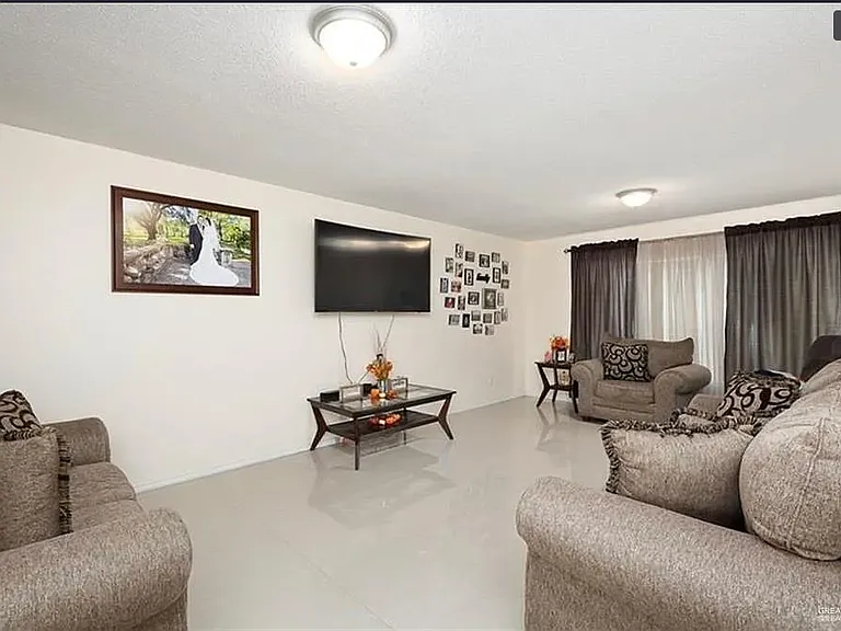 3213 Princeton Ave — Photo 6