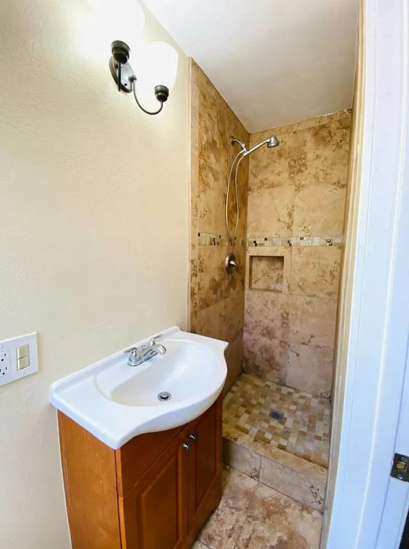 3 bed, 2.0 bath, $2,395 — Photo 4