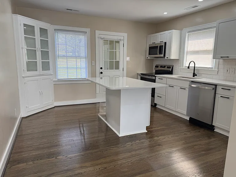 825 Maryland Ave — Photo 20