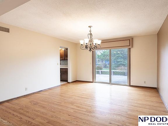 3rd image of 1716 Pinedale Ave