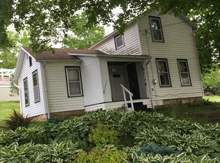 206 S Mill St, Mount Carroll, IL 61053