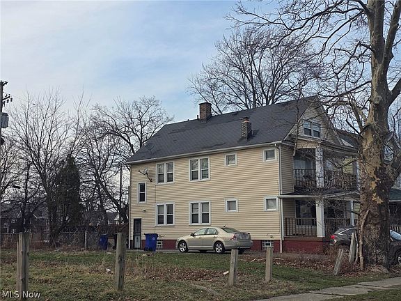 4th image of 1376 E 139th St