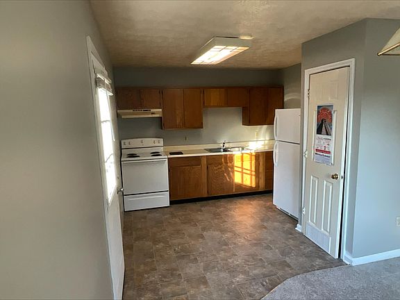 2nd image of 2020-2022 Hickory Hill Dr