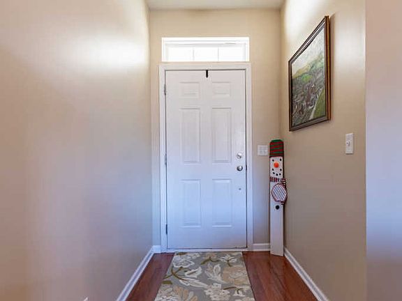 3rd image of 2205 Braeburn Dr Unit B