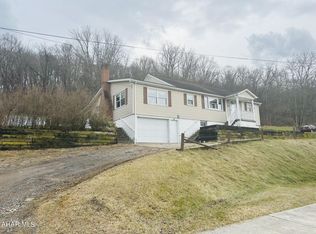 337 Tower Ln, Hollidaysburg, PA 16648