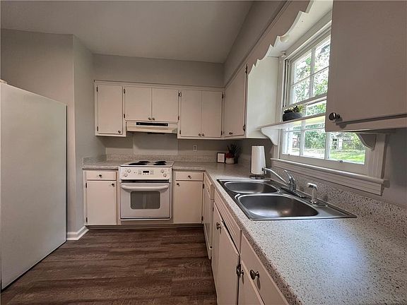 4th image of 59 Margaret Avenue