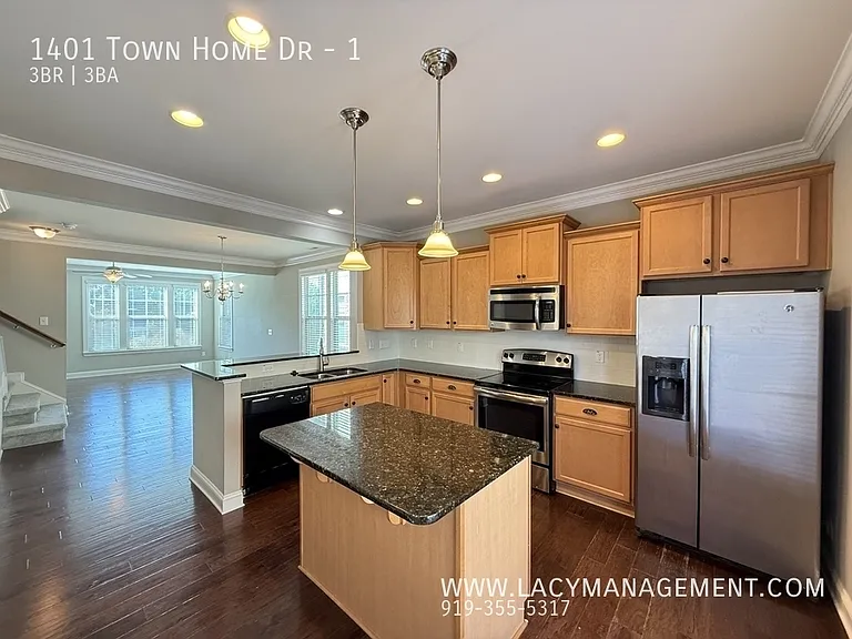 1401 Town Home Dr #1 — Photo 7