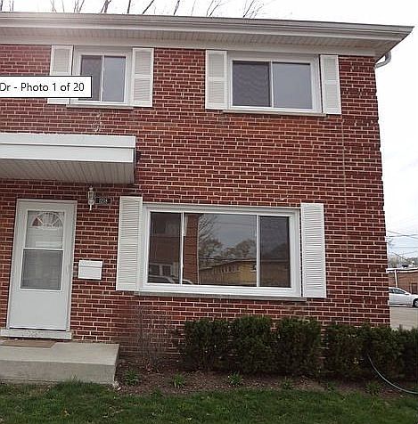 1st image of 1238 N Boxwood Dr