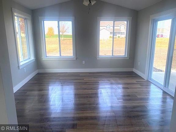 4th image of 127 Erin Ct