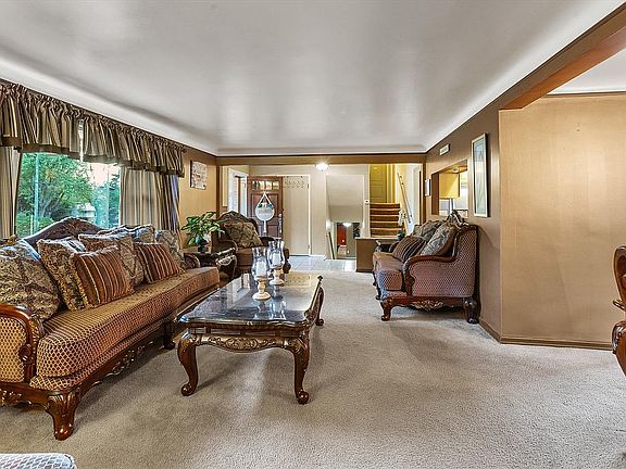 2nd image of 3245 Lamarque Dr