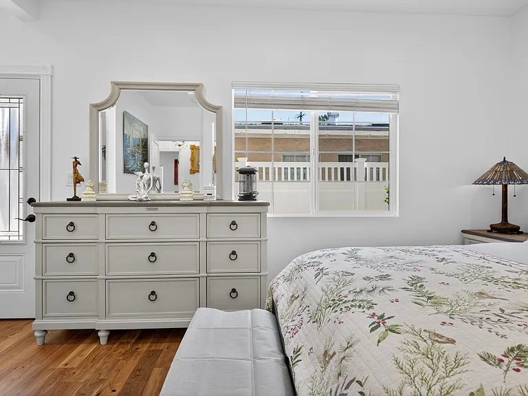 327 Vine St — Photo 29