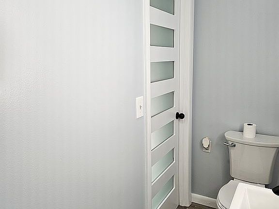5th image of 424 Trimble Br