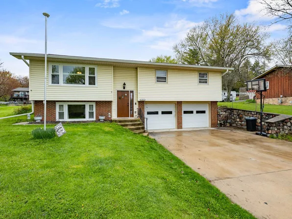 103 Moorland Dr, Markesan, WI 53946