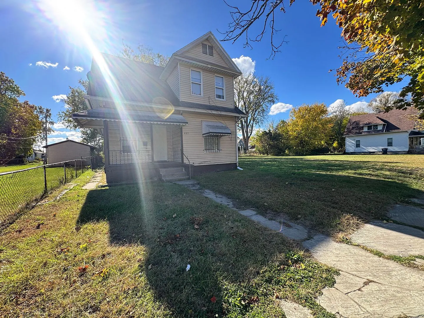 621 Woodland Ave photo 1