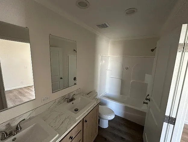 3220 Sutton Ln — Photo 6
