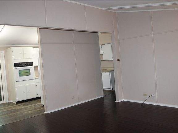 5th image of 1110 N Chestnut St
