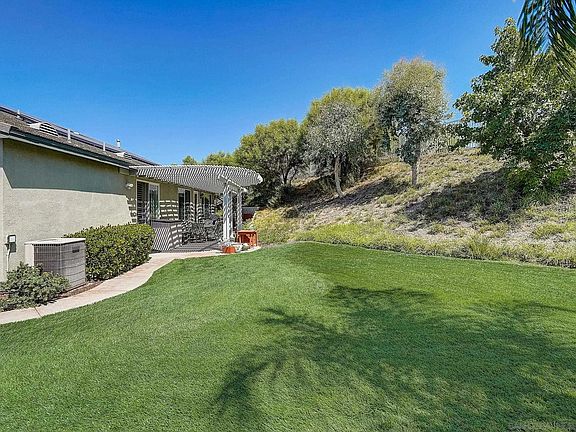 3rd image of 39588 Chalk Hill Dr