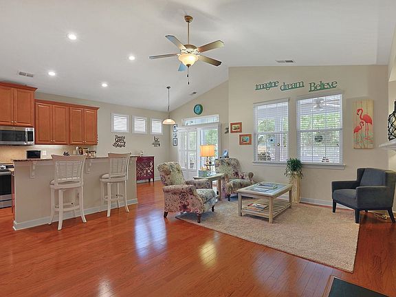 3rd image of 1493 Culbertson Ave.