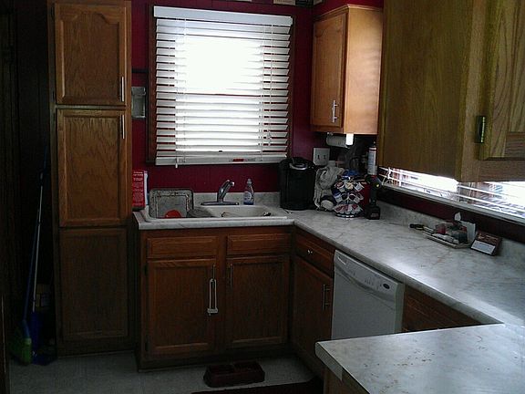 3rd image of 320 E 13th St