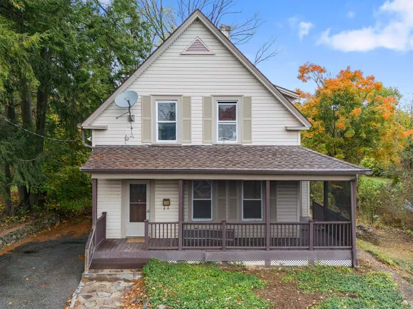 5 Crescent Street, Derry, NH 03038