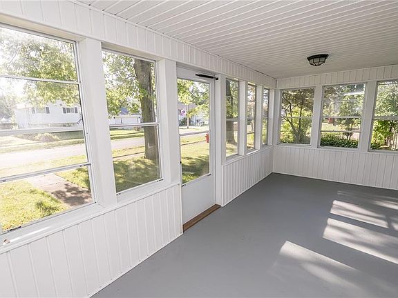 5th image of 610 Oakwood Ave