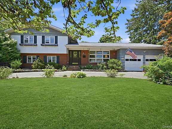 2nd image of 40 Bayview Avenue