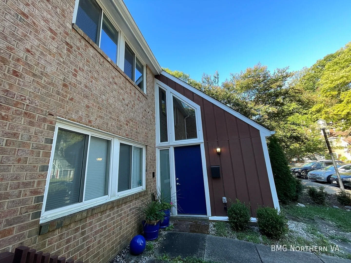 Relaxing 3 Bed 2.5 Bath Townhome In Serene Forest Edge — Photo 3