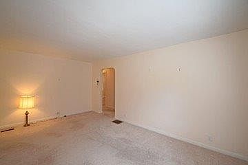 5th image of 6922 Lois Dr
