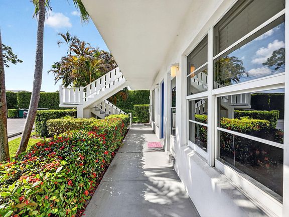 3rd image of 2929 SE Ocean Boulevard #M4