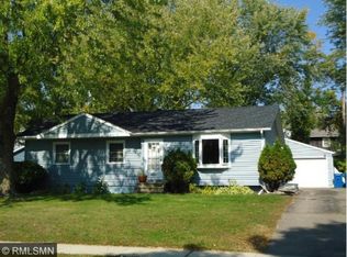 6892 7th St N, Oakdale, MN 55128