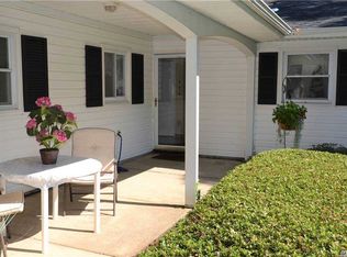 11 Stockton Ln, Stony Brook, NY 11790