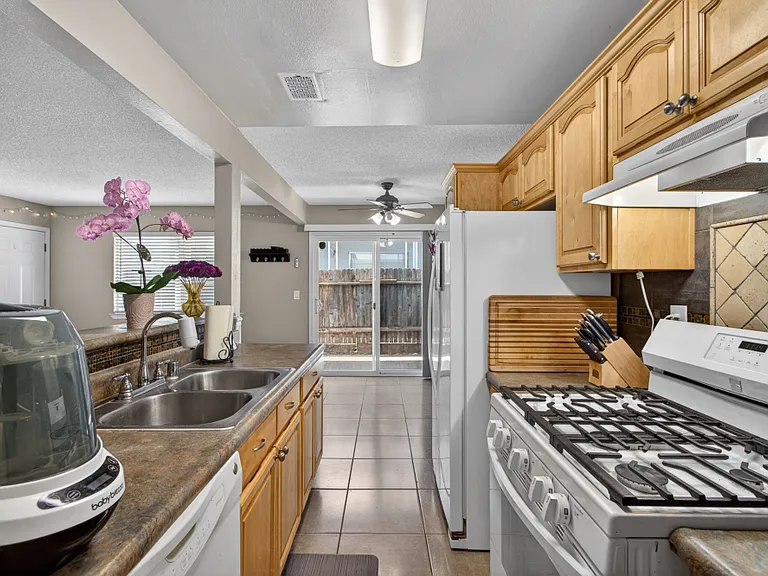4714 Greenholme Dr #2 — Photo 7