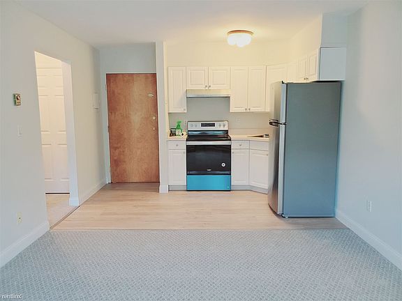 2nd image of 27 Oak St APT 12