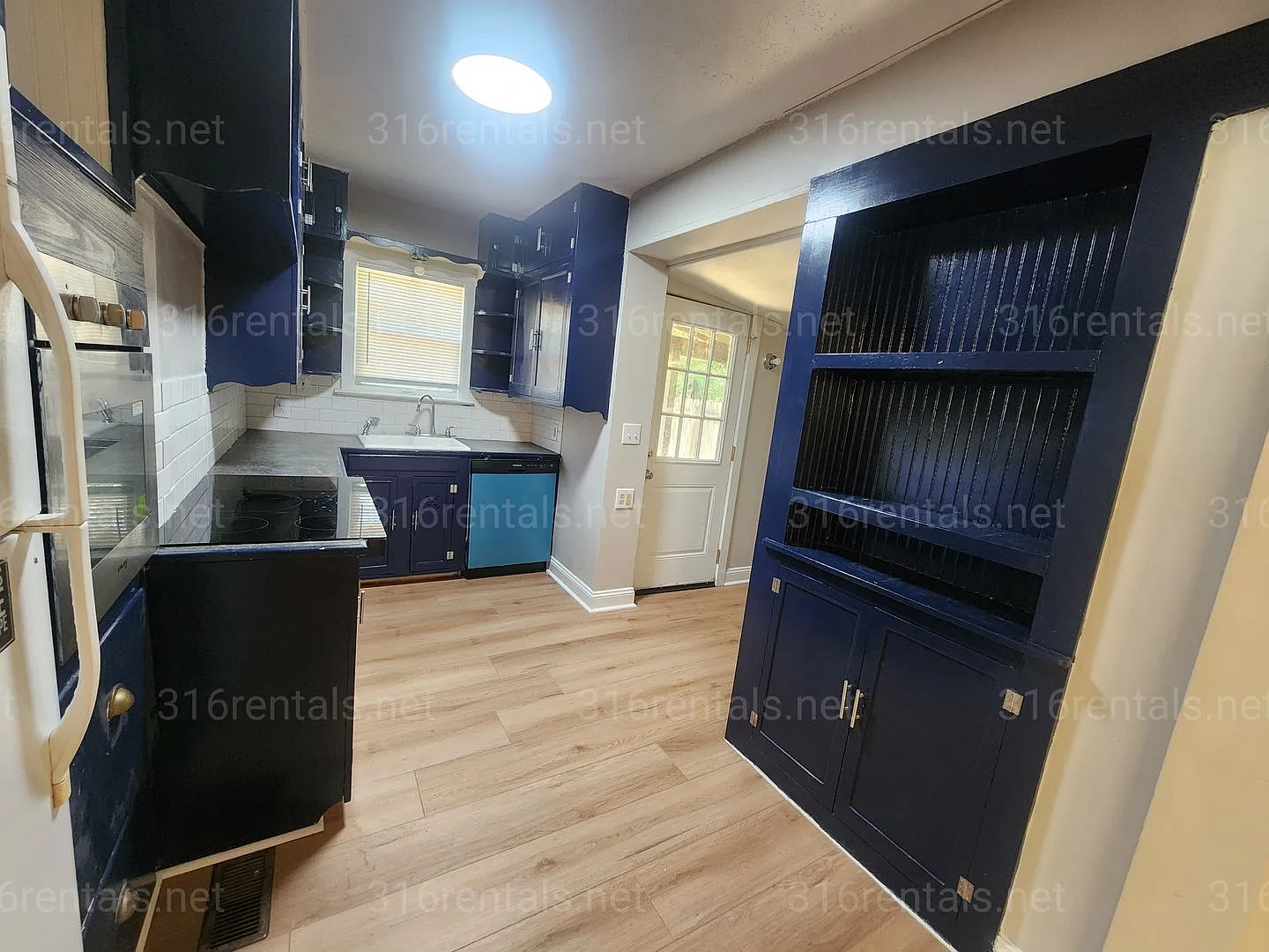 $1,075 - 2 bedroom / 2 bathroom - Single Family Home — Photo 4