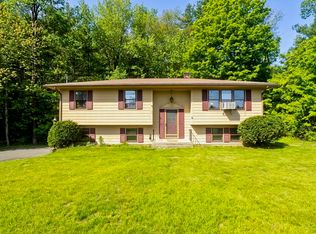 6 Pine Wood Dr, Southampton, MA 01073