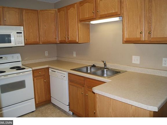5th image of 242 E Orchard St