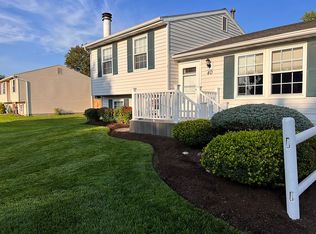 40 Maple Valley Cres, Rochester, NY 14623