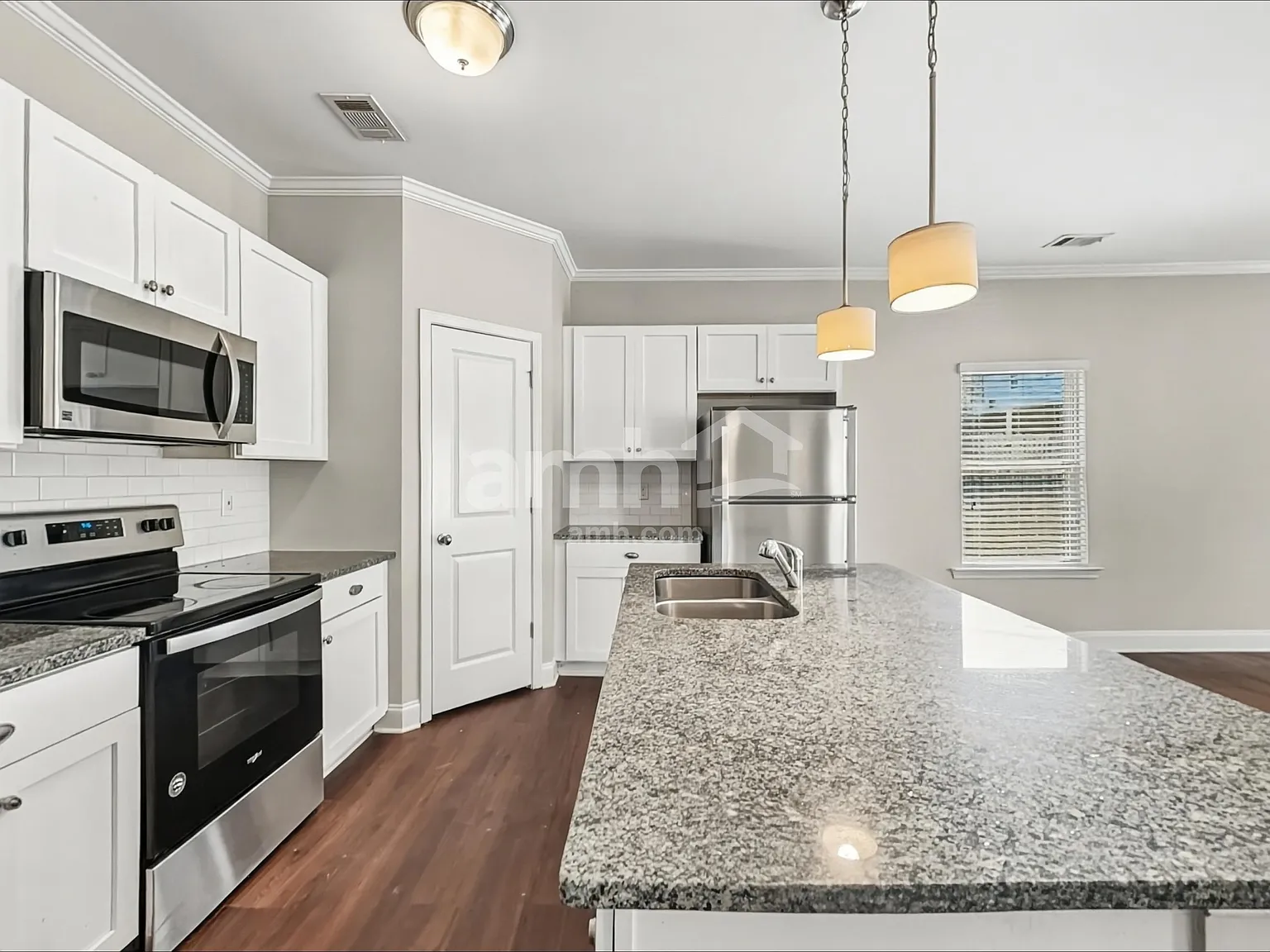 4 bed, 2.0 bath, 2092 sqft, $2,250 — Photo 3