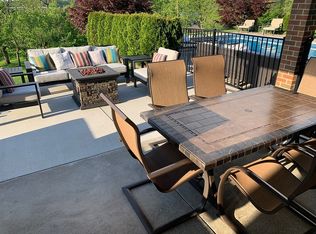 7849 Oxford Ct, North Huntingdon, PA 15642