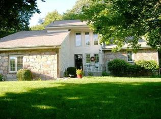 23 Pond Edge Dr, Waterford, CT 06385