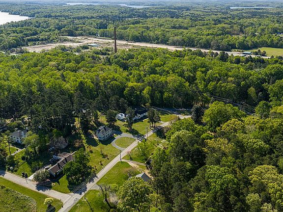 47th image of 379 Old Rock Rd