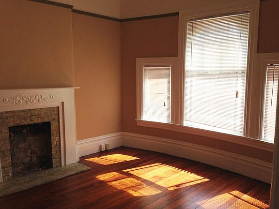 2nd image of 1144 Oak St