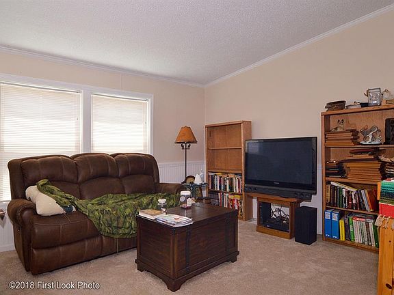 2nd image of 20 Blue Spruce Ln