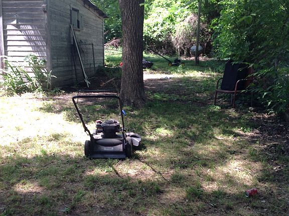 2nd image of 639 E Price St