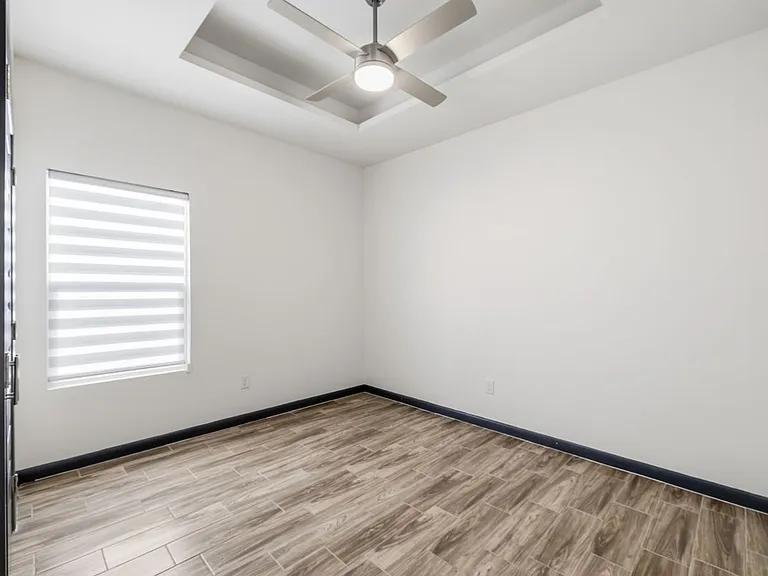 1408 E Hibiscus Ave #2 — Photo 6