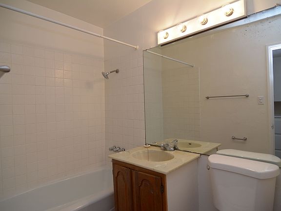5th image of 1810 E Water St