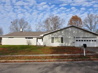 706 E Alice St, Whitehall, MI 49461